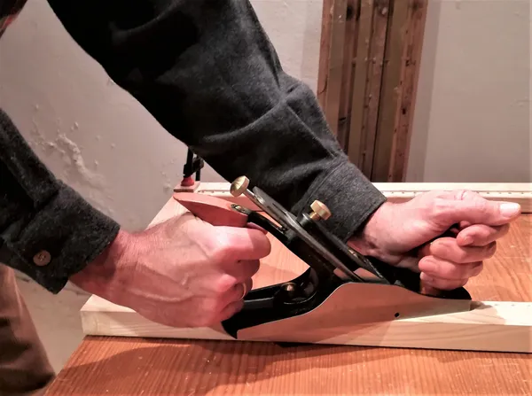 Réalisez une lampe design en bois - Image n°4 - Wecandoo