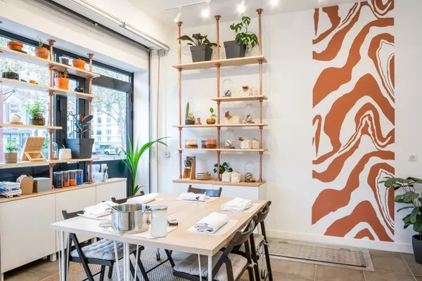 Réalisez votre savon saponifié à froid et initiez-vous à la technique de décor "cosmic wave" - Image n°1 - Wecandoo