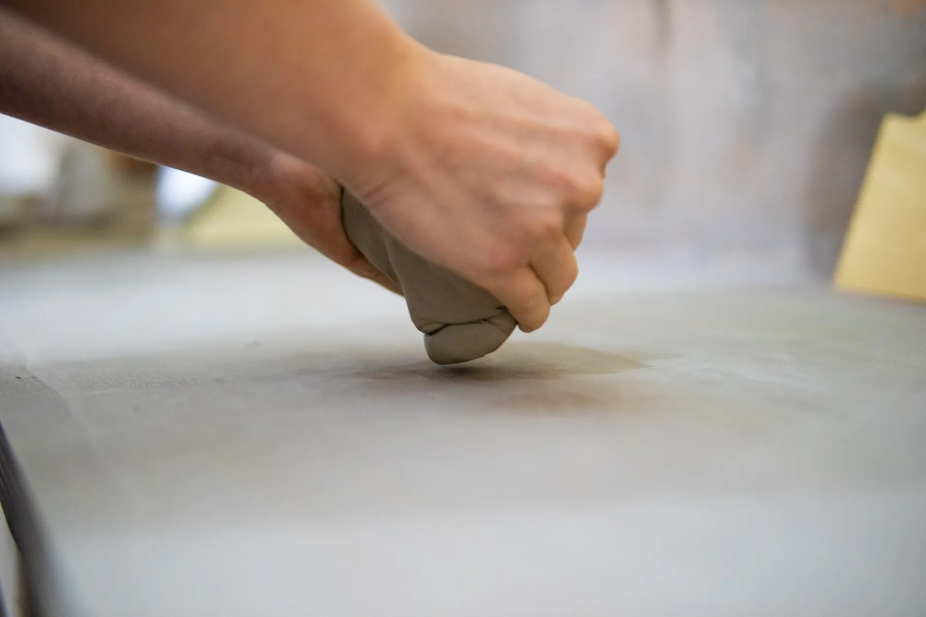 Découvrez l'art du modelage en famille avec Marina - Image n°2 - Wecandoo