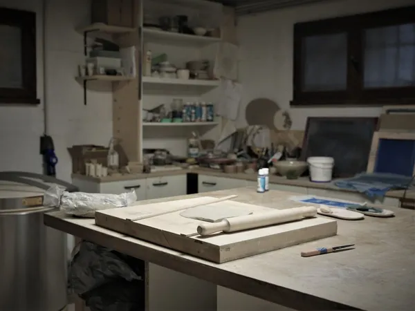 Modelez et décorez à la gravure votre duo d'assiettes - Image n°1 - Wecandoo