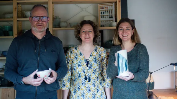 Wecandoo - Modelez votre assiette et gobelet en céramique