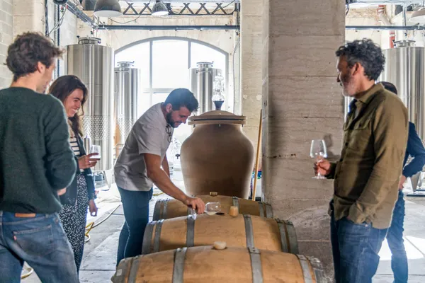 Wecandoo - Visitez un chai urbain et dégustez des vins locaux
