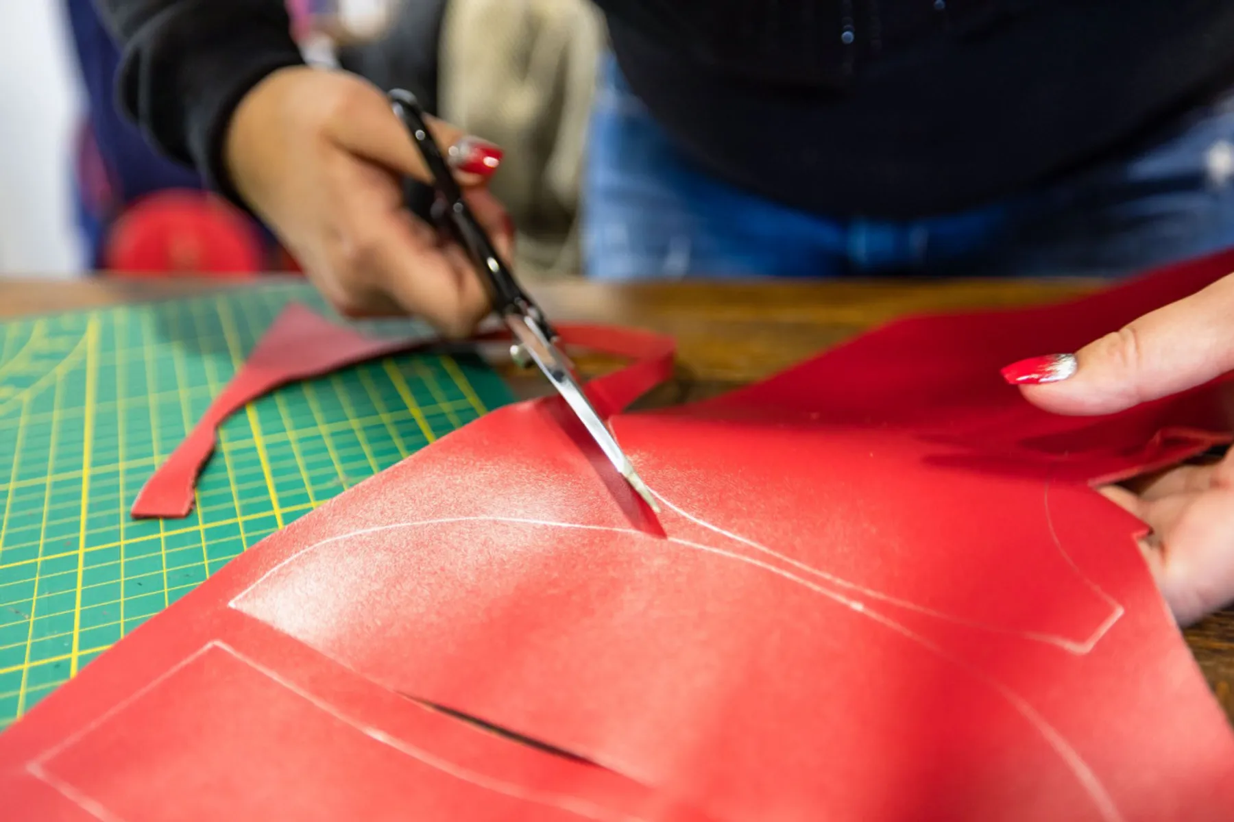 Réalisez votre banane en cuir - Image n°2 - Wecandoo