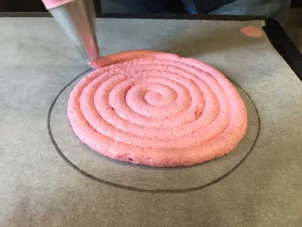 Réalisez votre macaronnade pâtissière - Image n°4 - Wecandoo