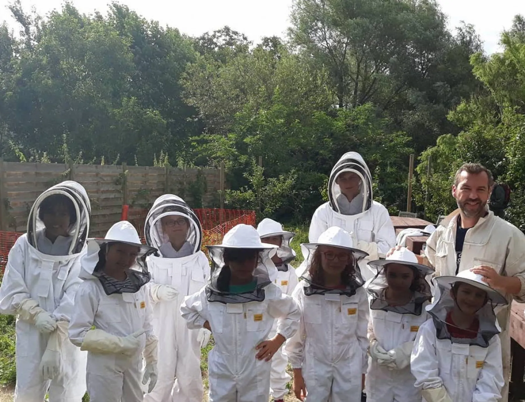 Initiez-vous à l'apiculture en famille - Image n°2 - Wecandoo