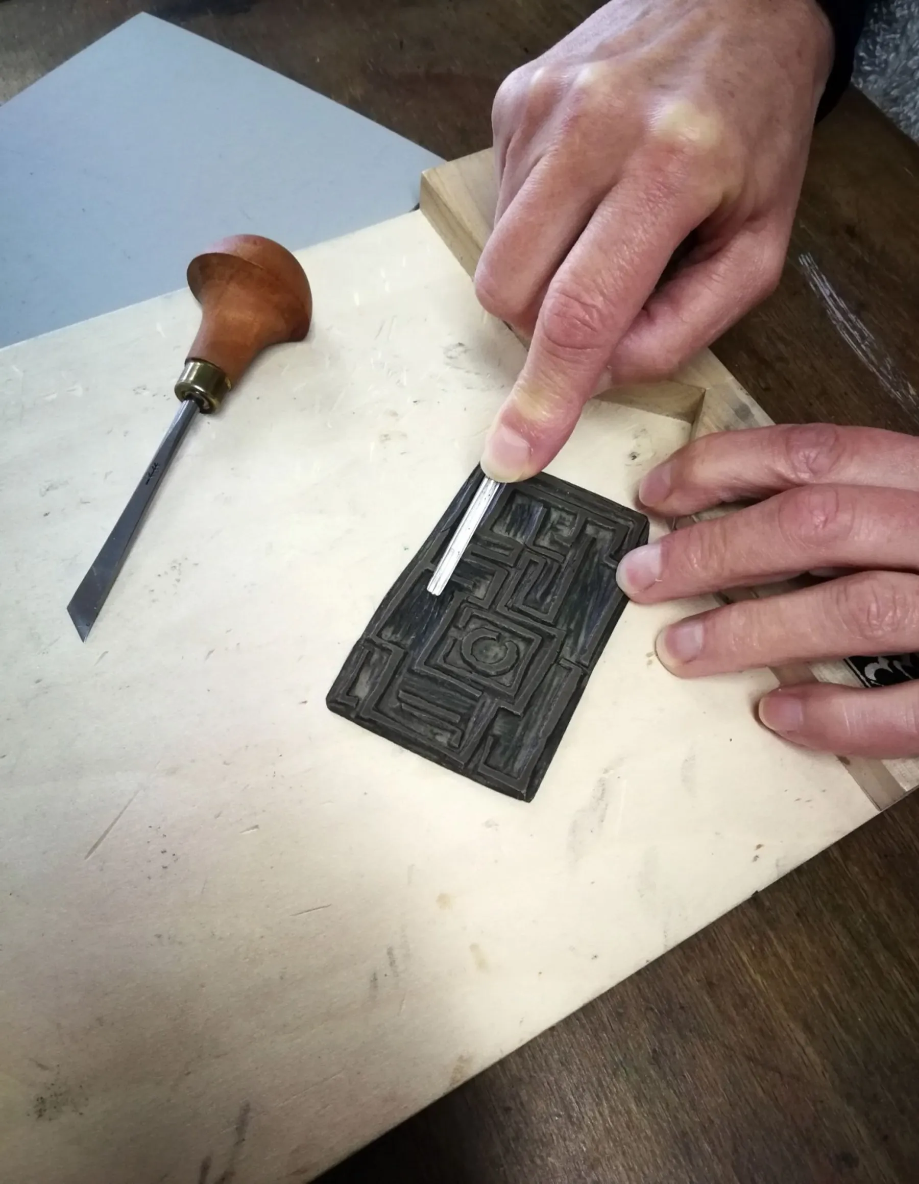 Gravez et gaufrez vos cartes - Image n°4 - Wecandoo