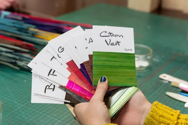 Réalisez votre horloge murale en marqueterie de paille - Image n°2 - Wecandoo