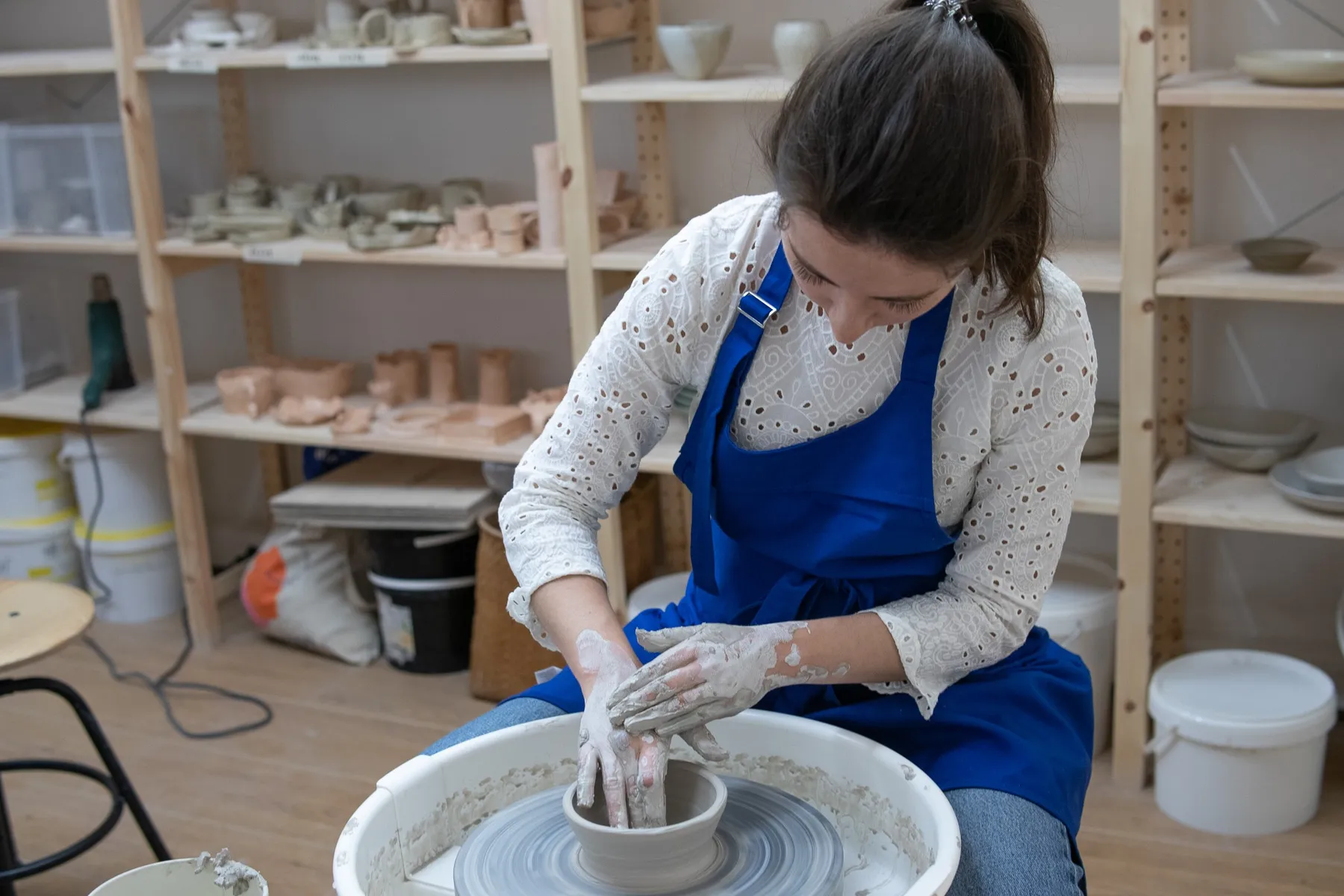 Initiez-vous au tour de potier dans le Viaduc des Arts avec Julie - Image n°4 - Wecandoo