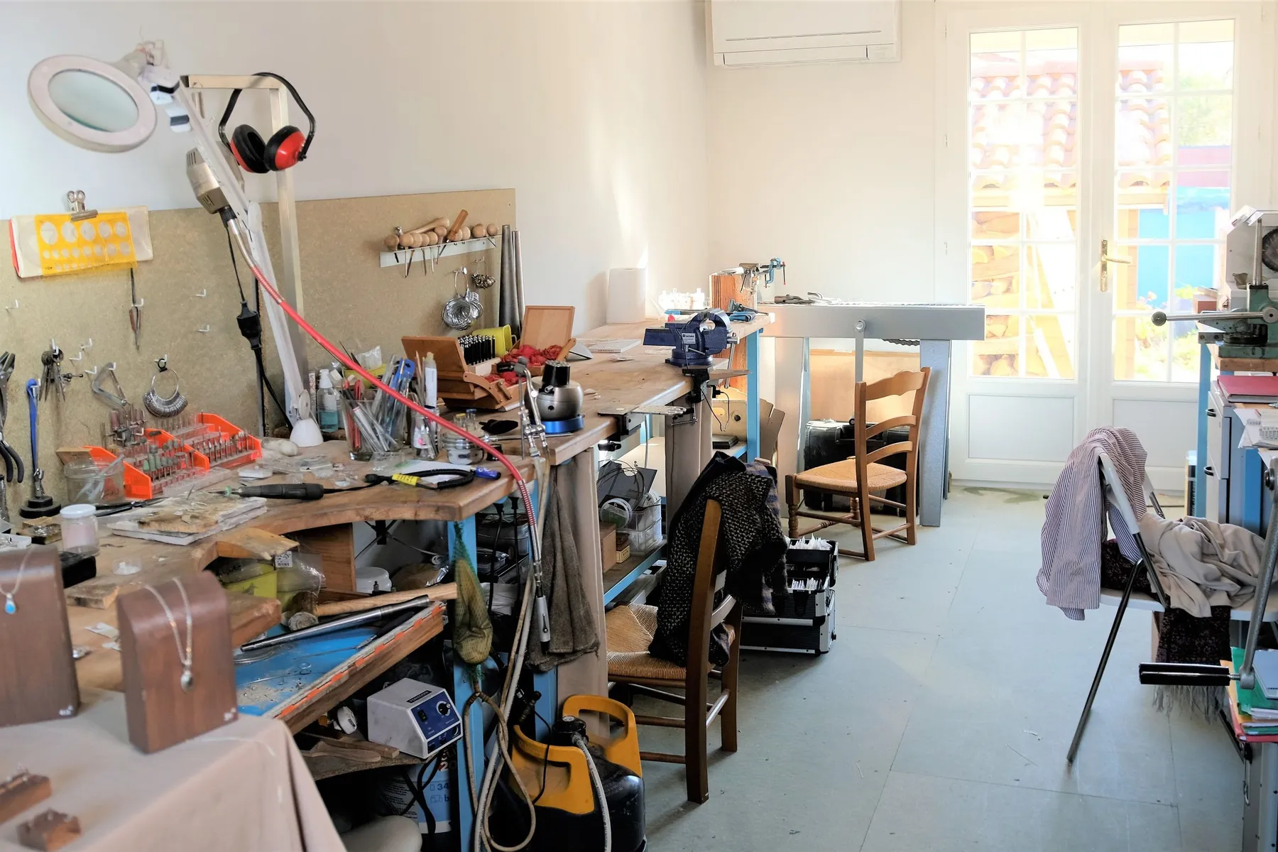 Créez vos boucles d'oreilles en argent avec Cécile - Image n°1 - Wecandoo