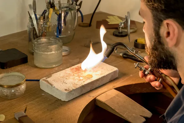 Concevez votre pendentif en or éthique 18 carats - Image n°4 - Wecandoo