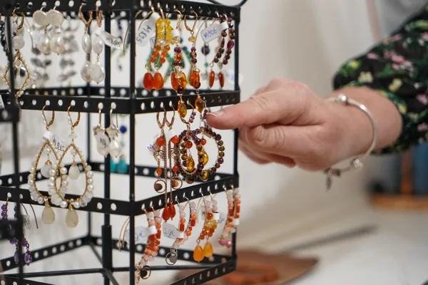 Tissez du métal pour réaliser vos créoles - Image n°4 - Wecandoo