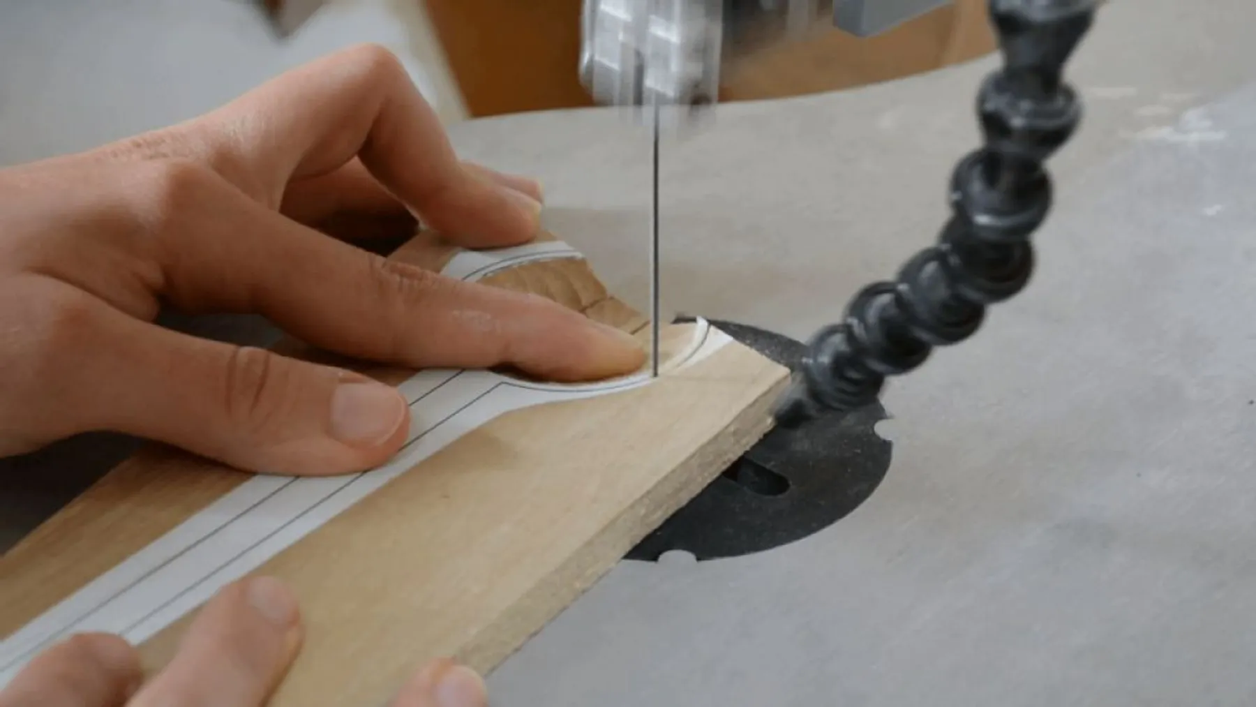 Sculptez vos couverts de service en bois - Image n°3 - Wecandoo