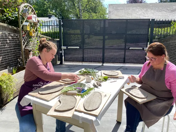 Modelez et décorez votre duo d'assiettes avec Aurore - Image n°4 - Wecandoo