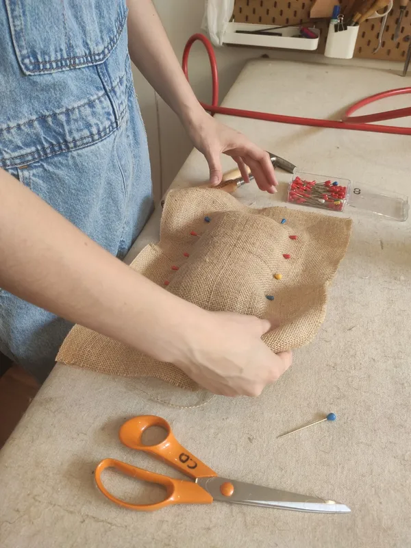 Initiez-vous à la tapisserie d'ameublement au cœur de la Croix-Rousse - Image n°5 - Wecandoo