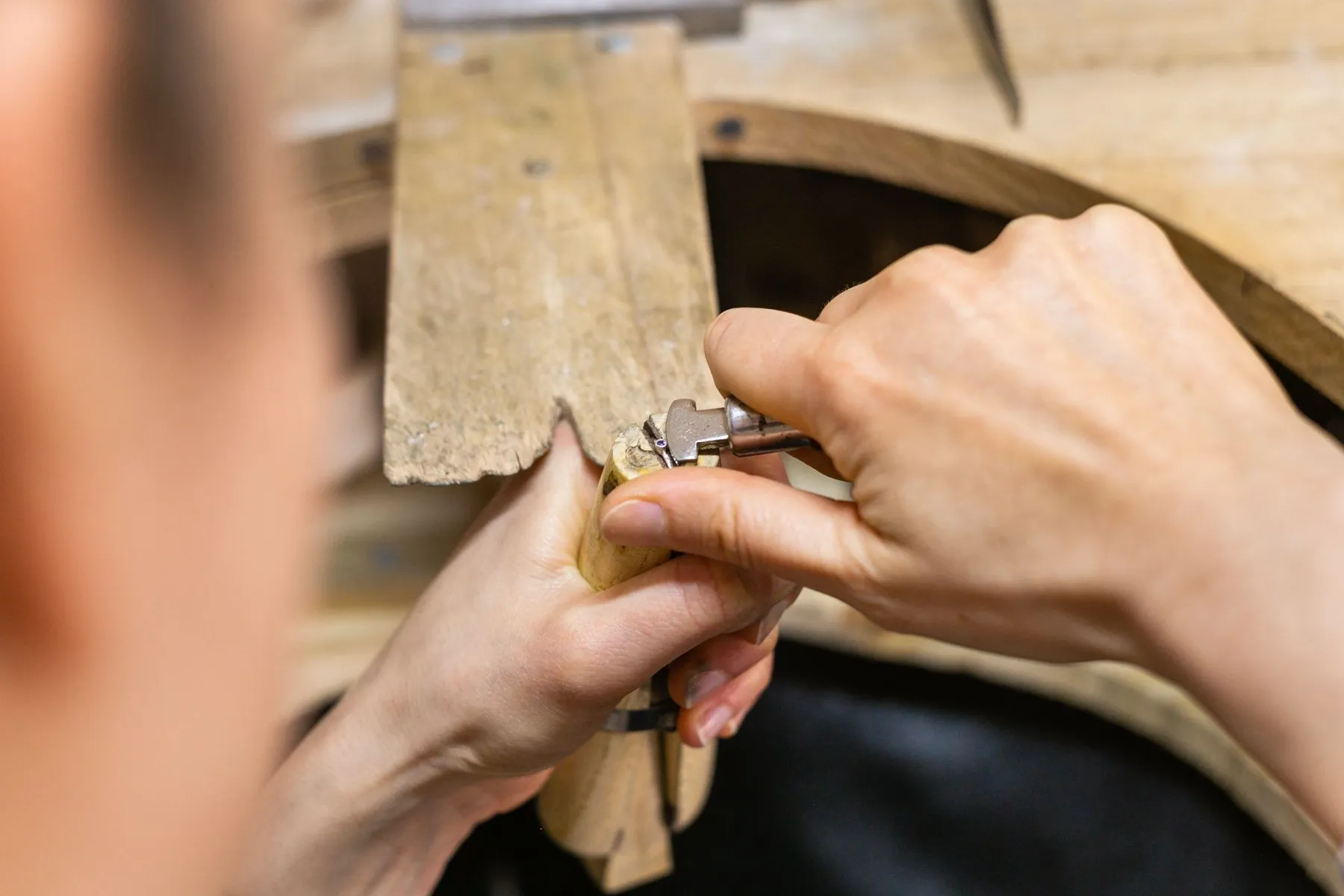 Réalisez votre paire de boucles d'oreilles en argent - Image n°3 - Wecandoo