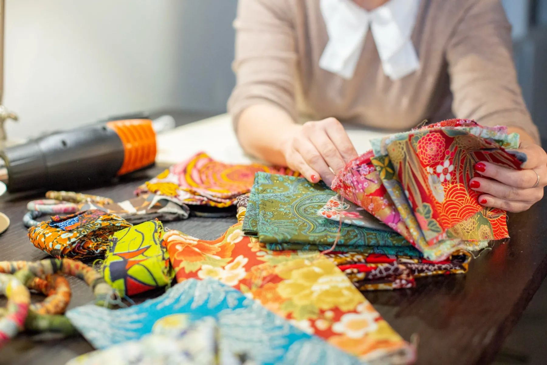 Créez votre trio de bracelets tout en couleurs - Image n°3 - Wecandoo