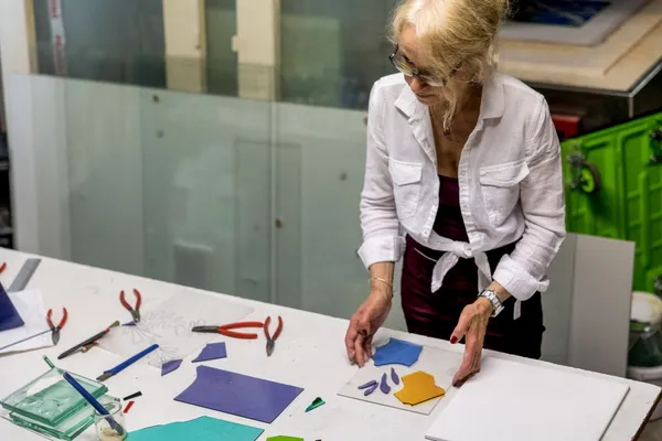 Créez votre plat noir et blanc en verre - Image n°1 - Wecandoo
