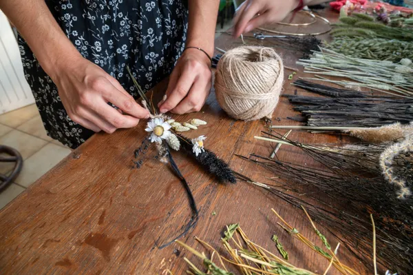 Composez votre couronne de fleurs séchées - Image n°2 - Wecandoo