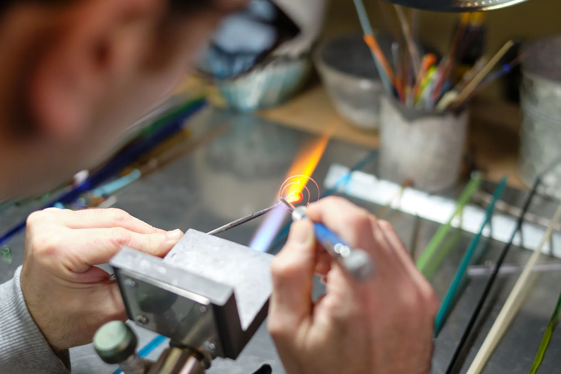 Réalisez votre collier en perles de verre - Image n°2 - Wecandoo