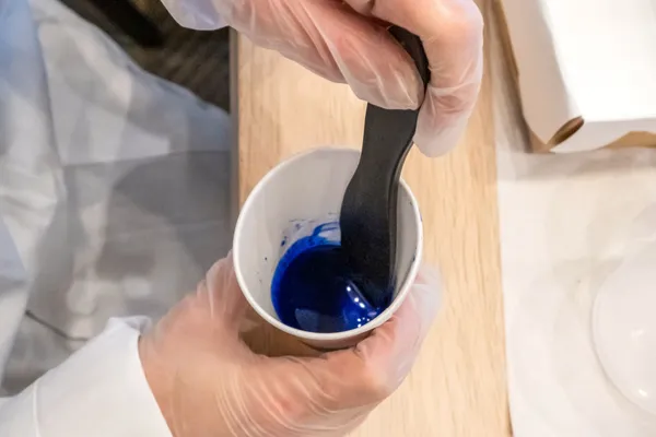 Réalisez votre savon saponifié à froid et initiez-vous à la technique de décor "cosmic wave" - Image n°2 - Wecandoo