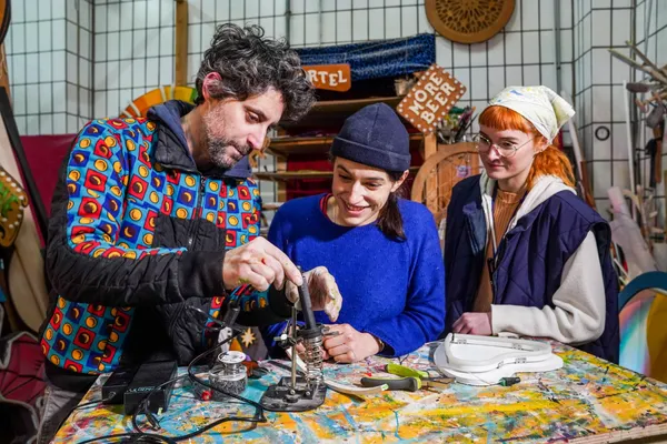 Créez votre initiale en néon-LED - Image n°3 - Wecandoo