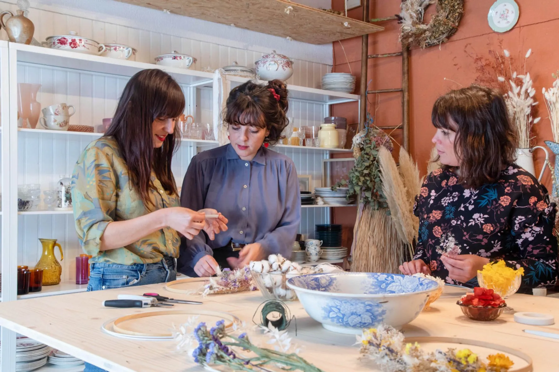 Composez votre couronne murale en fleurs séchées - Image n°2 - Wecandoo