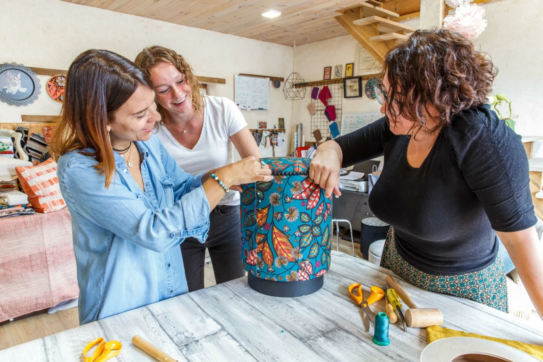 Tapissez votre pouf - Image n°3 - Wecandoo