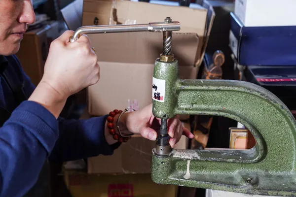 Fabriquez votre sac à dos ou à main en cuir - Image n°4 - Wecandoo