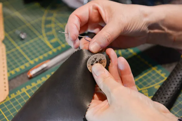 Réalisez votre sac pochette en chambre à air - Image n°4 - Wecandoo