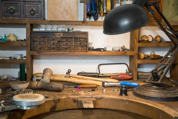 Réalisez une bague en argent sertie avec Fabrice - Image n°1 - Wecandoo