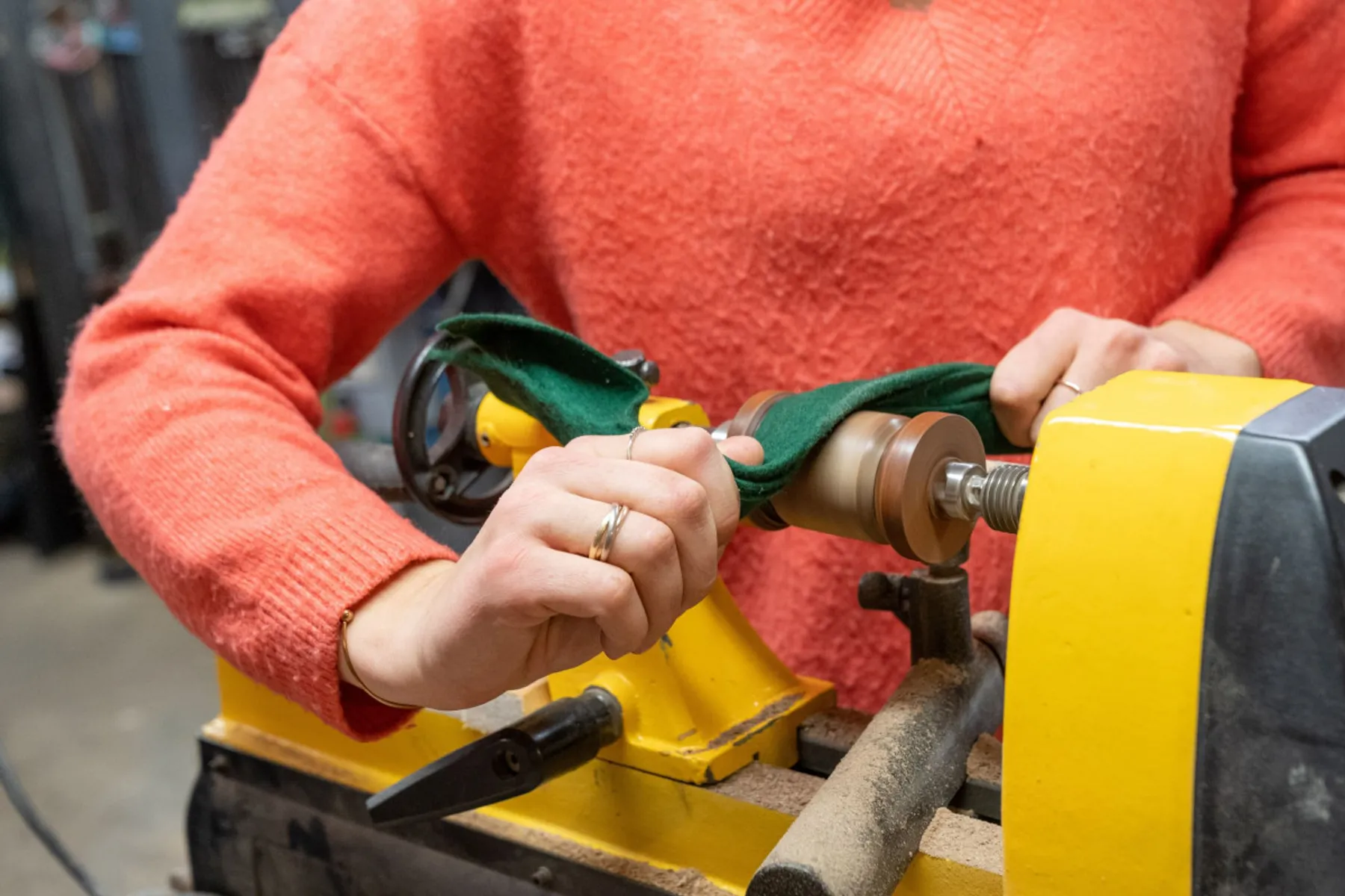 Fabriquez votre plateau de fromage au tour à bois - Image n°4 - Wecandoo