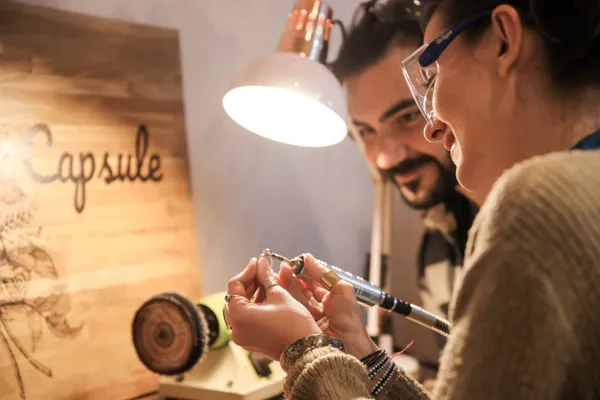 Créez votre bague en argent sertie d'une pierre semi-précieuse - Image n°2 - Wecandoo