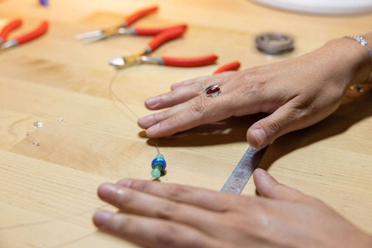 Wecandoo - Réalisez votre collier en perles de verre - Image n°4