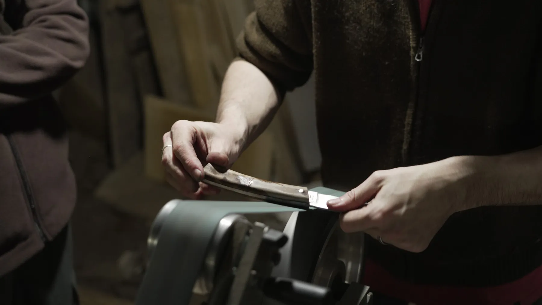 Assemblez votre couteau pliant à cran forcé sur une journée - Image n°4 - Wecandoo