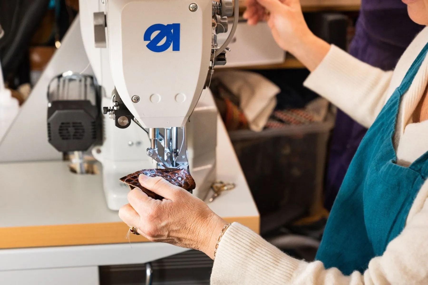 Réalisez votre porte-cartes en cuir - Image n°2 - Wecandoo