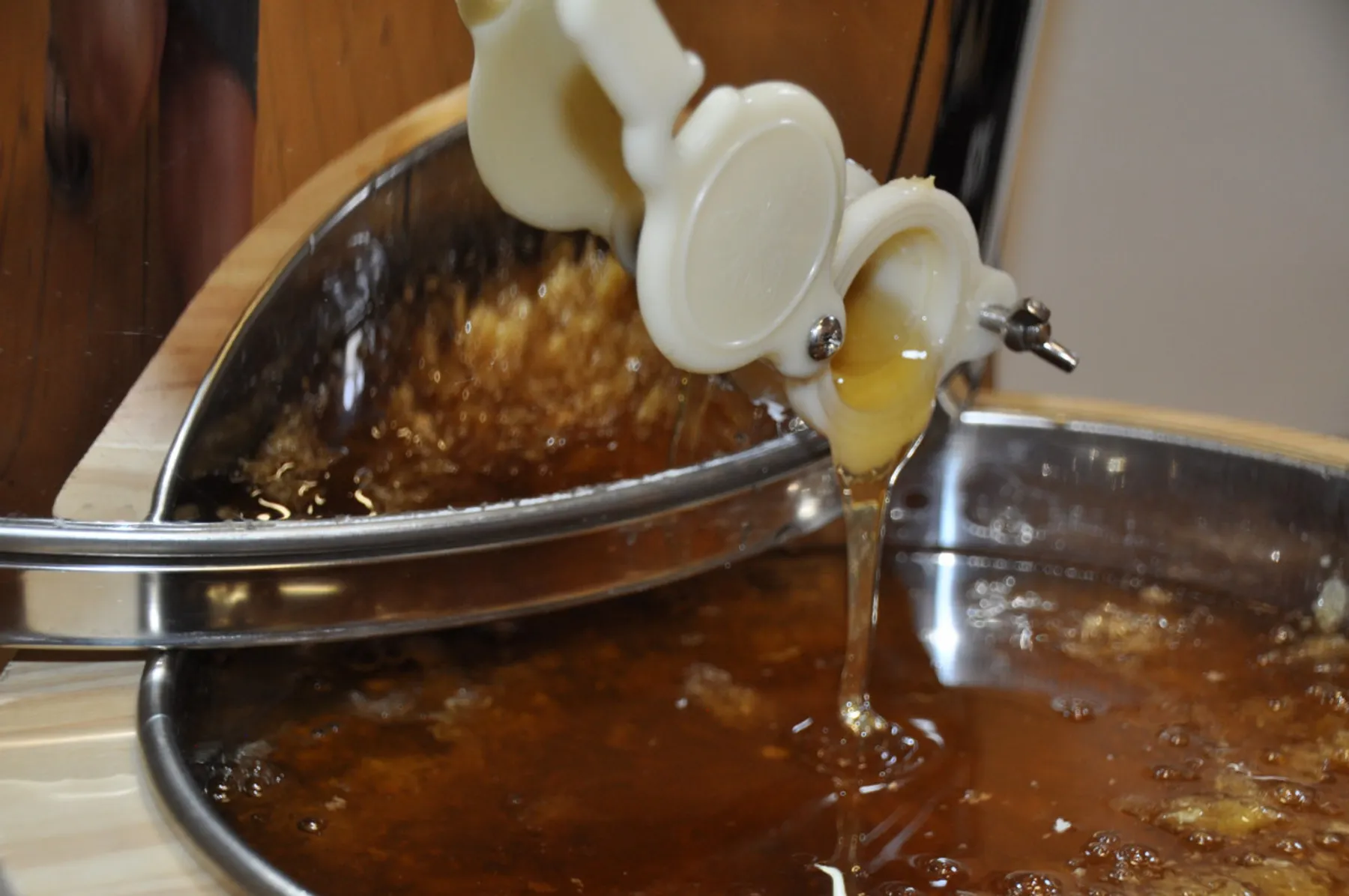 Une journée dans la vie d'un apiculteur - Afbeelding nr. 4 - Wecandoo