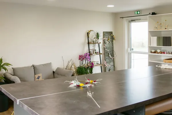 Réalisez votre composition de fleurs fraîches de saison - Image n°1 - Wecandoo