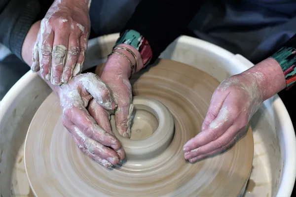 Initiez-vous au tour de céramique - Image n°4 - Wecandoo