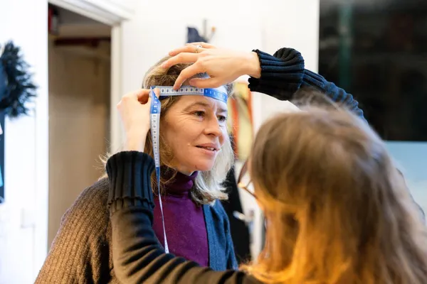 Habillez de plumes votre chapeau en feutre - Image n°4 - Wecandoo