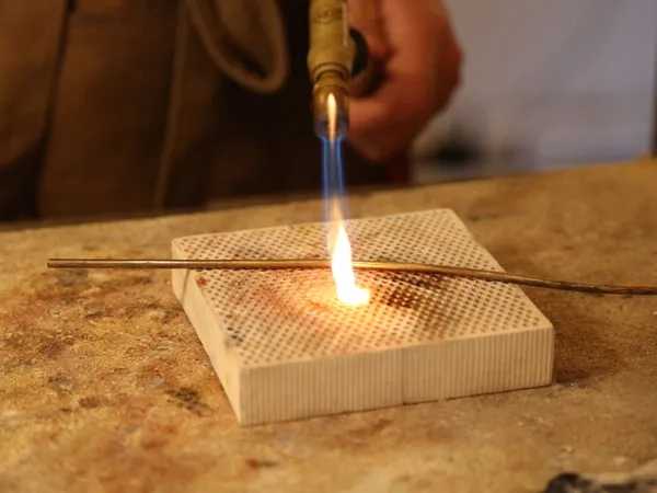 Réalisez vos boucles d'oreilles en laiton - Image n°4 - Wecandoo