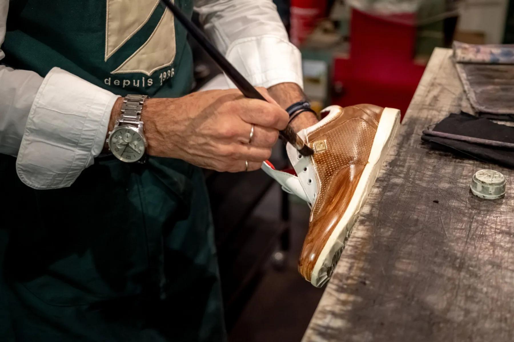 Repartez avec des baskets patinées - Image n°1 - Wecandoo