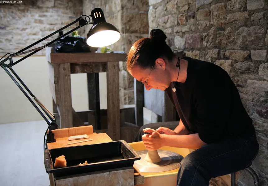 Audrey: Artisan Céramiste in Boqueho