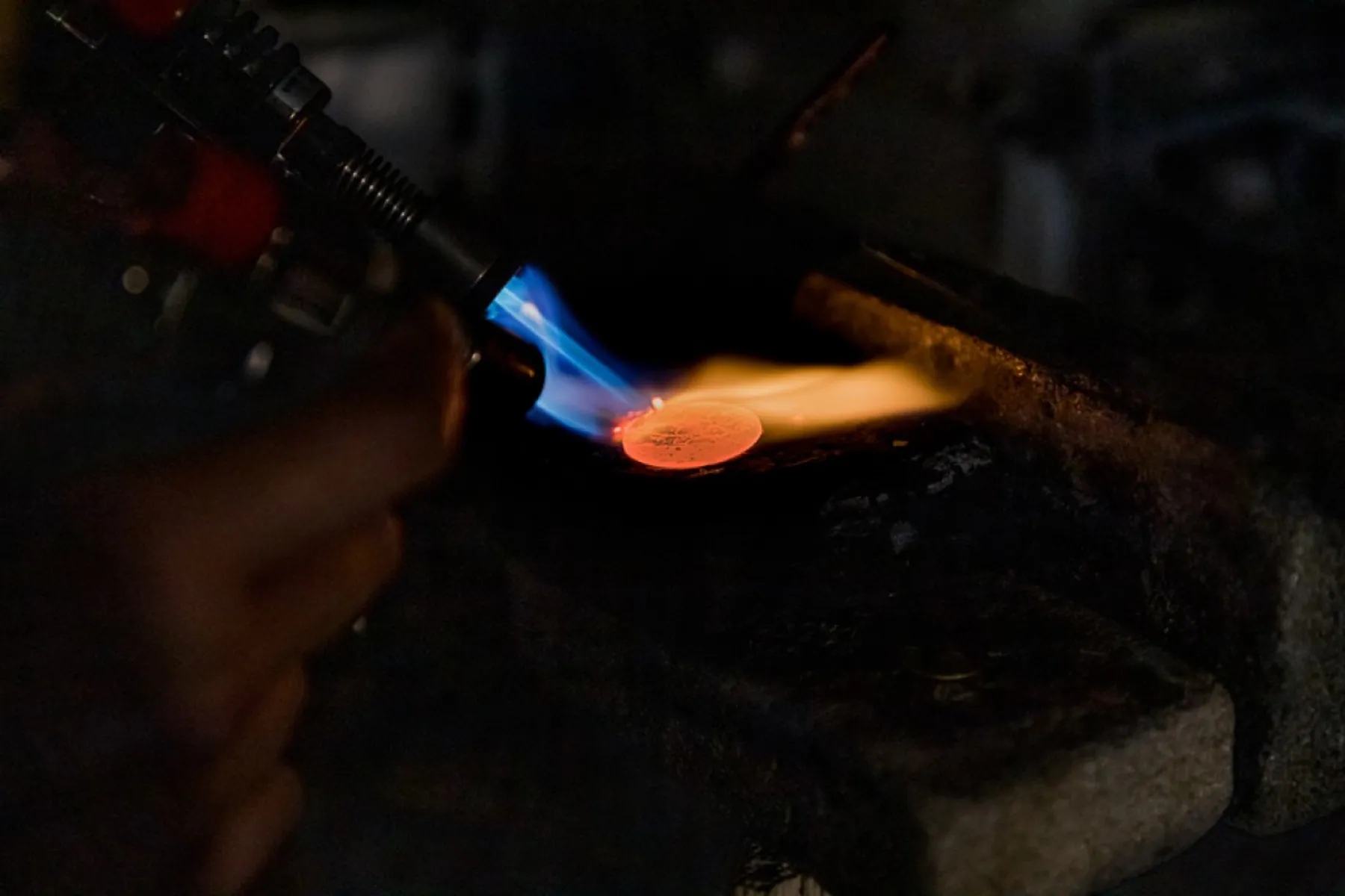 Créez vos créoles en argent avec pampilles - Afbeelding nr. 2 - Wecandoo