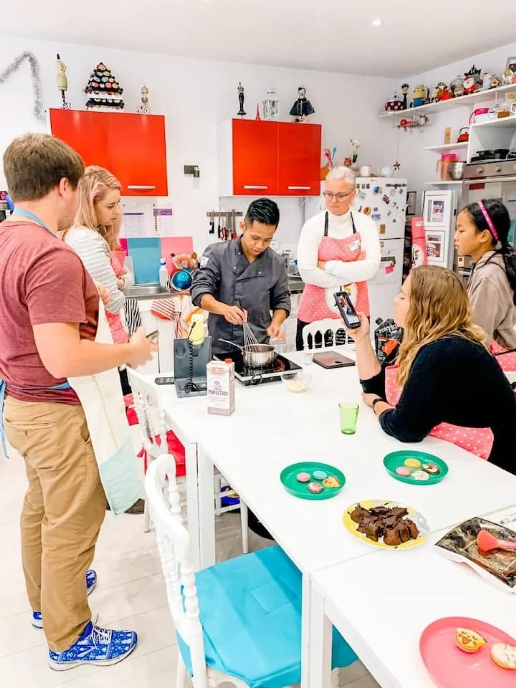 Créez et décorez vos macarons bio avec Kanika et Vouthy - Image n°1 - Wecandoo