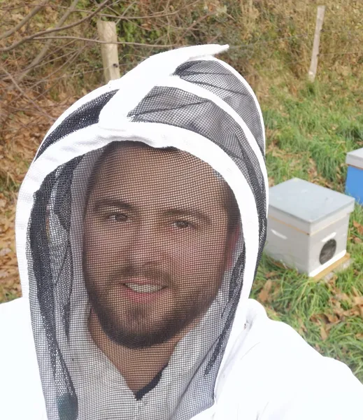 Armel : Apiculteur à Fougères (35)