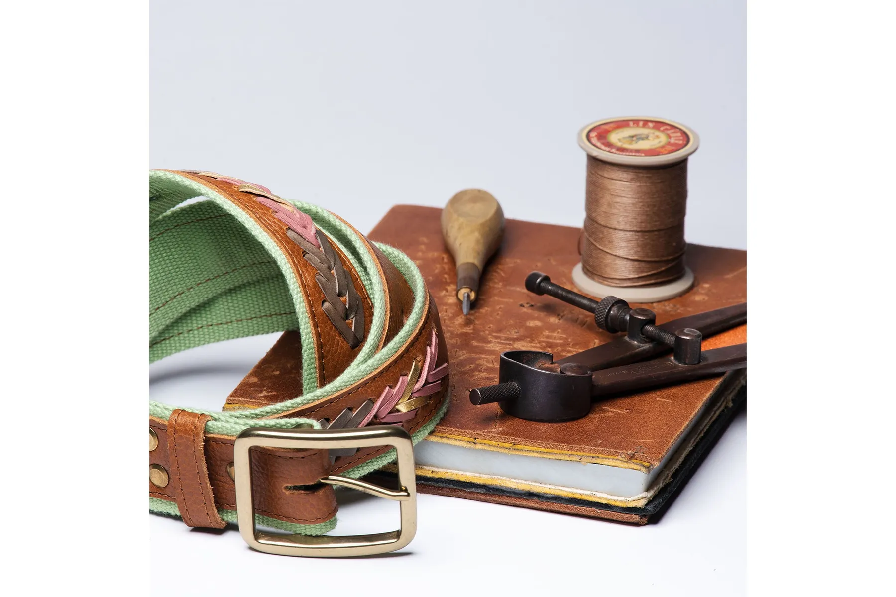 Créez votre ceinture en cuir tressé - Image n°4 - Wecandoo