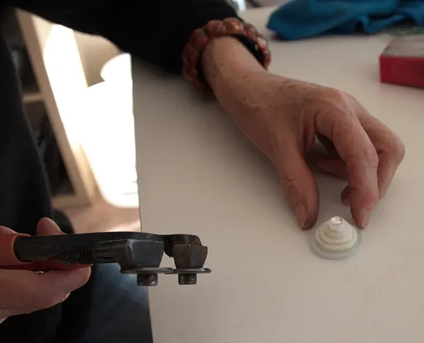 Créez votre parure avec le travail du verre - Image n°4 - Wecandoo