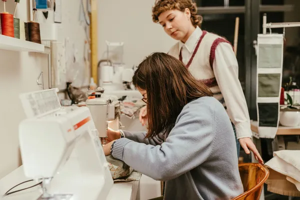 Progressez en couture et créez votre banane ou votre sac half-moon upcyclée - Image n°4 - Wecandoo