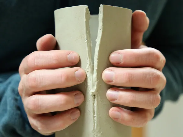 Modelez votre huilier en grès - Image n°4 - Wecandoo