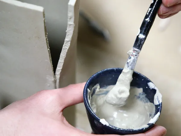 Modelez votre huilier en grès - Image n°3 - Wecandoo